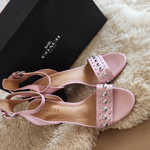 Gorgeous NWT IOB Coach Paige Studded Mat Pink Leather Heeled Sandals 👡💗 - Picture 2 of 16